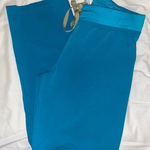 Livingston Figs Scrubs TEAL